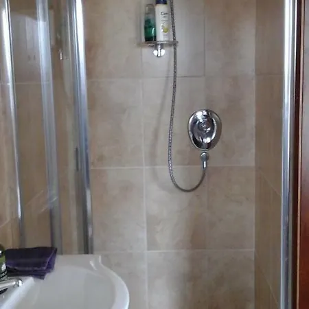 Sea Breeze Bed & Breakfast Canower